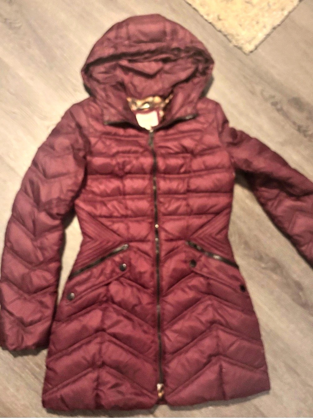 Laundry by Shelli Segal Quilted Puffer Jacket dark maroon red with leopard print